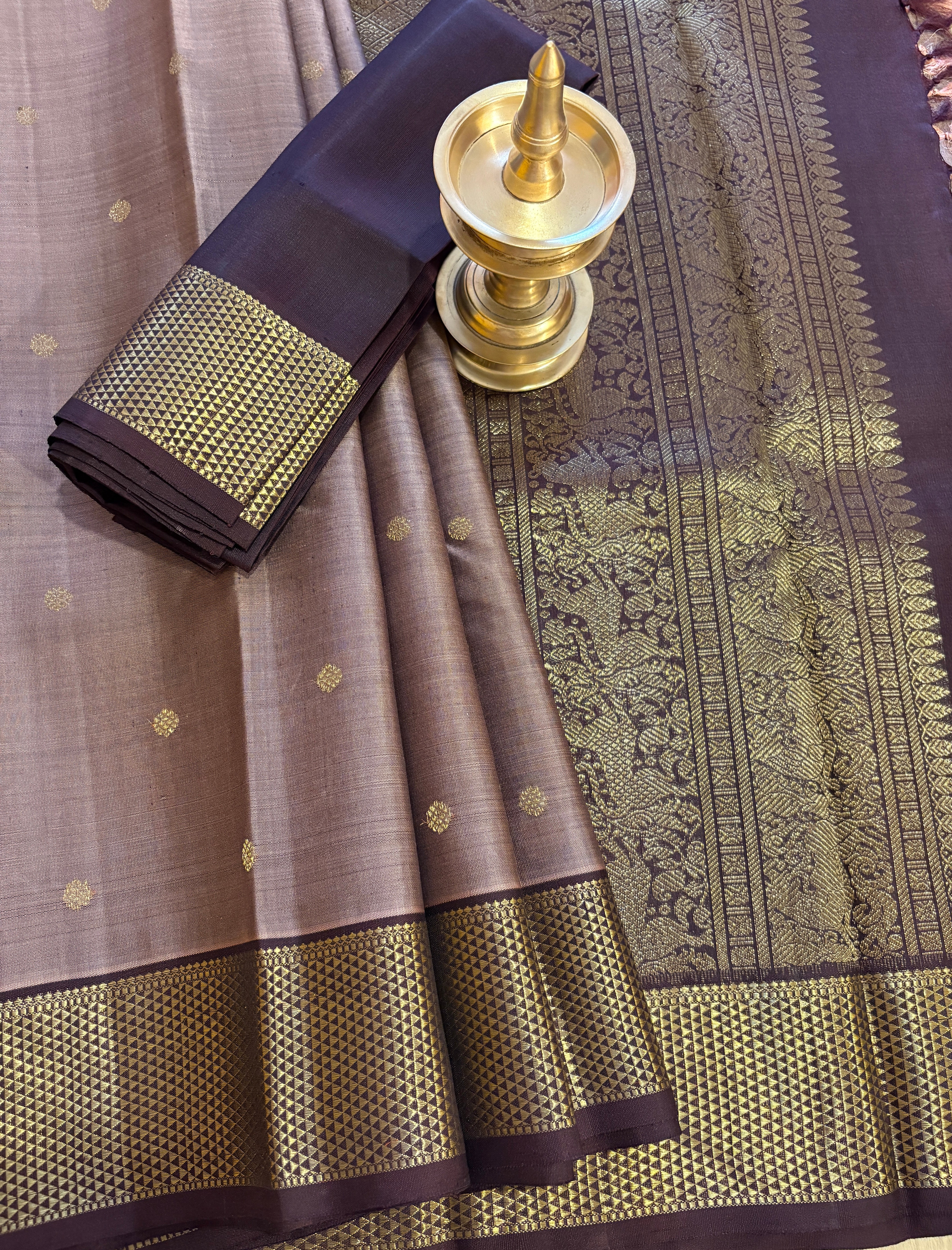 Burnt Onion Kanjivaram Silk Saree with Dark Nagapazham borders-RK0101