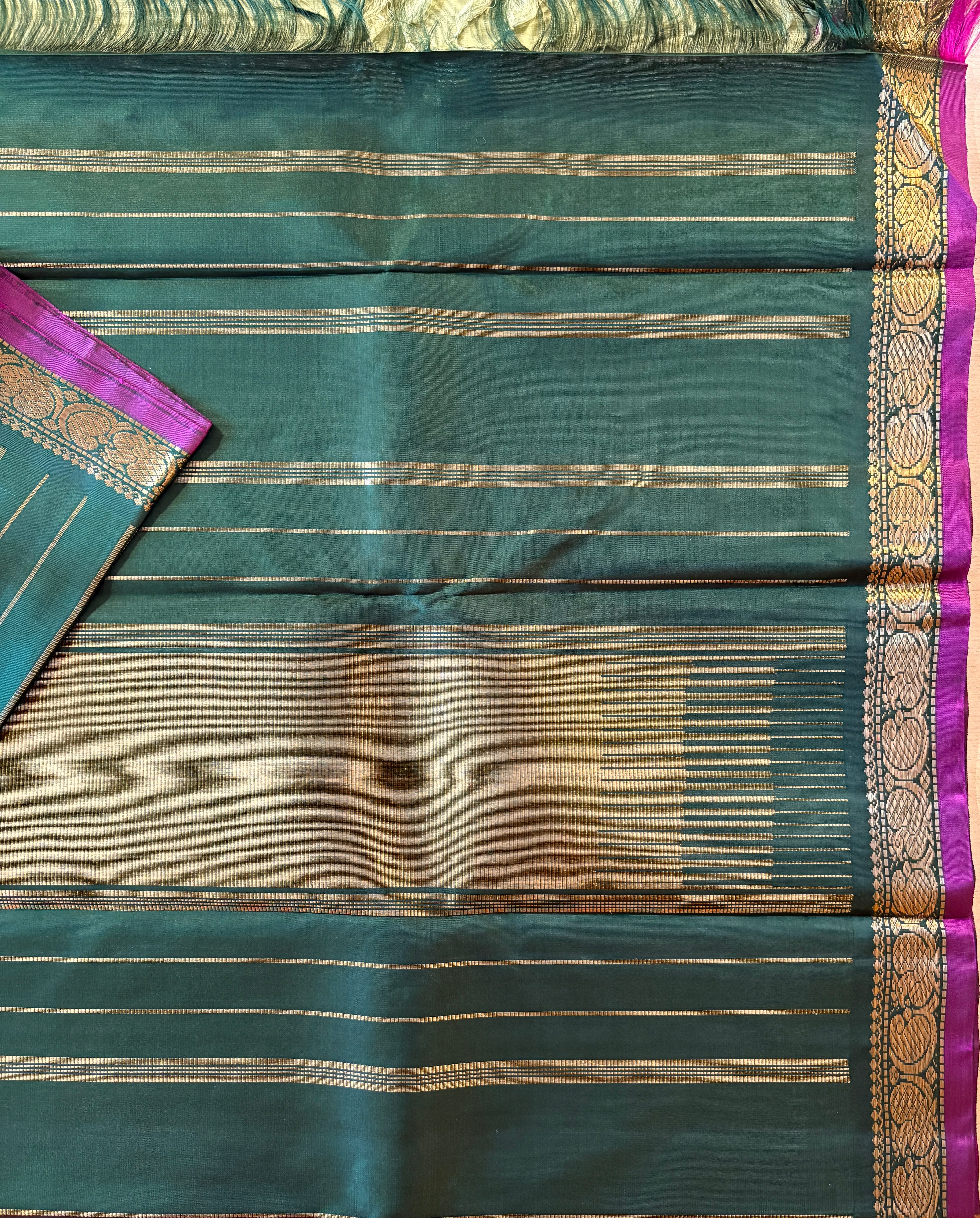 Light Pista Green small border Korvai Kanjivaram with dark green border - RK0342