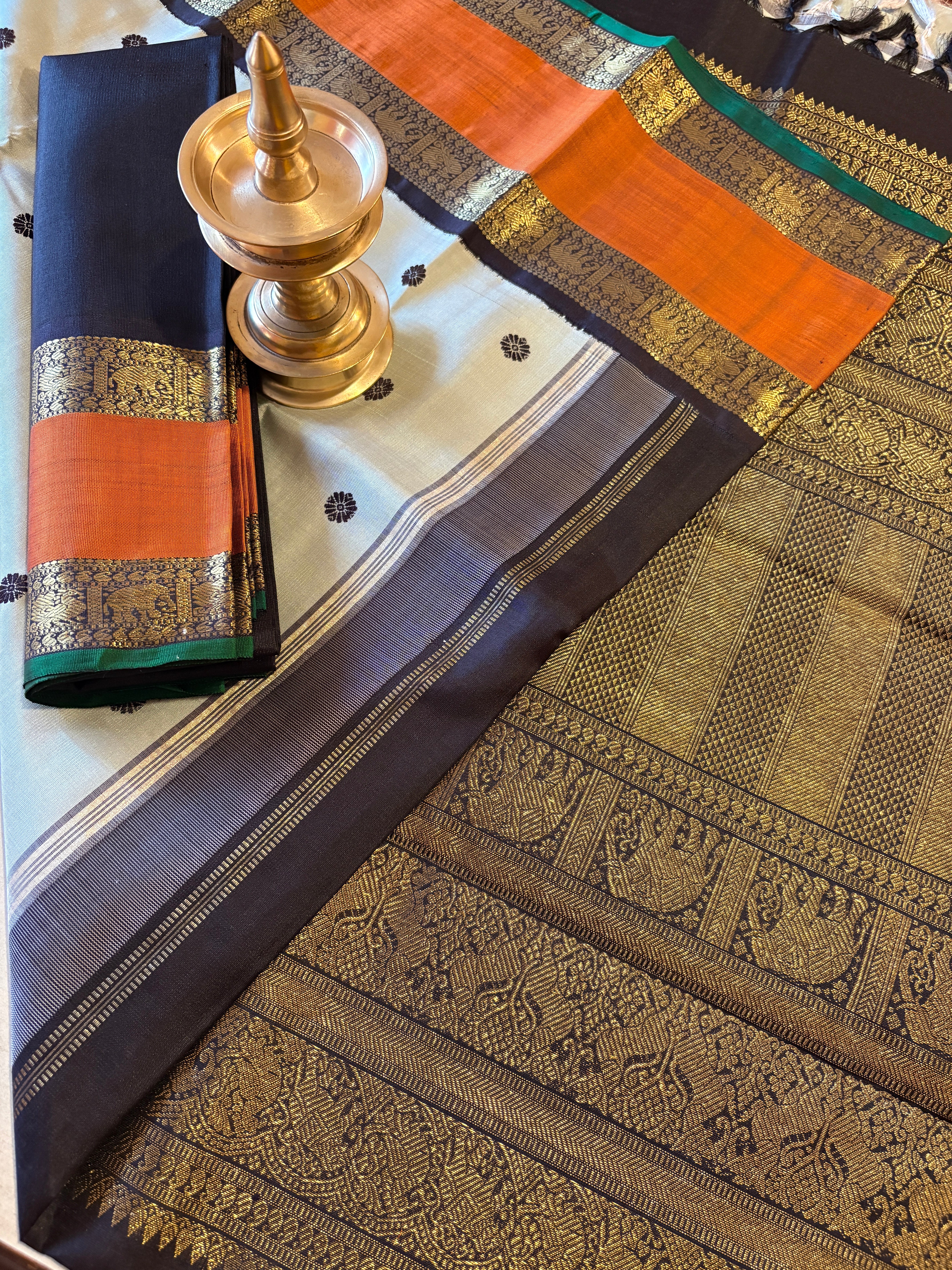 Silver Grey Korvai Kanjivaram Silk Saree with Kanchana border - RK0271