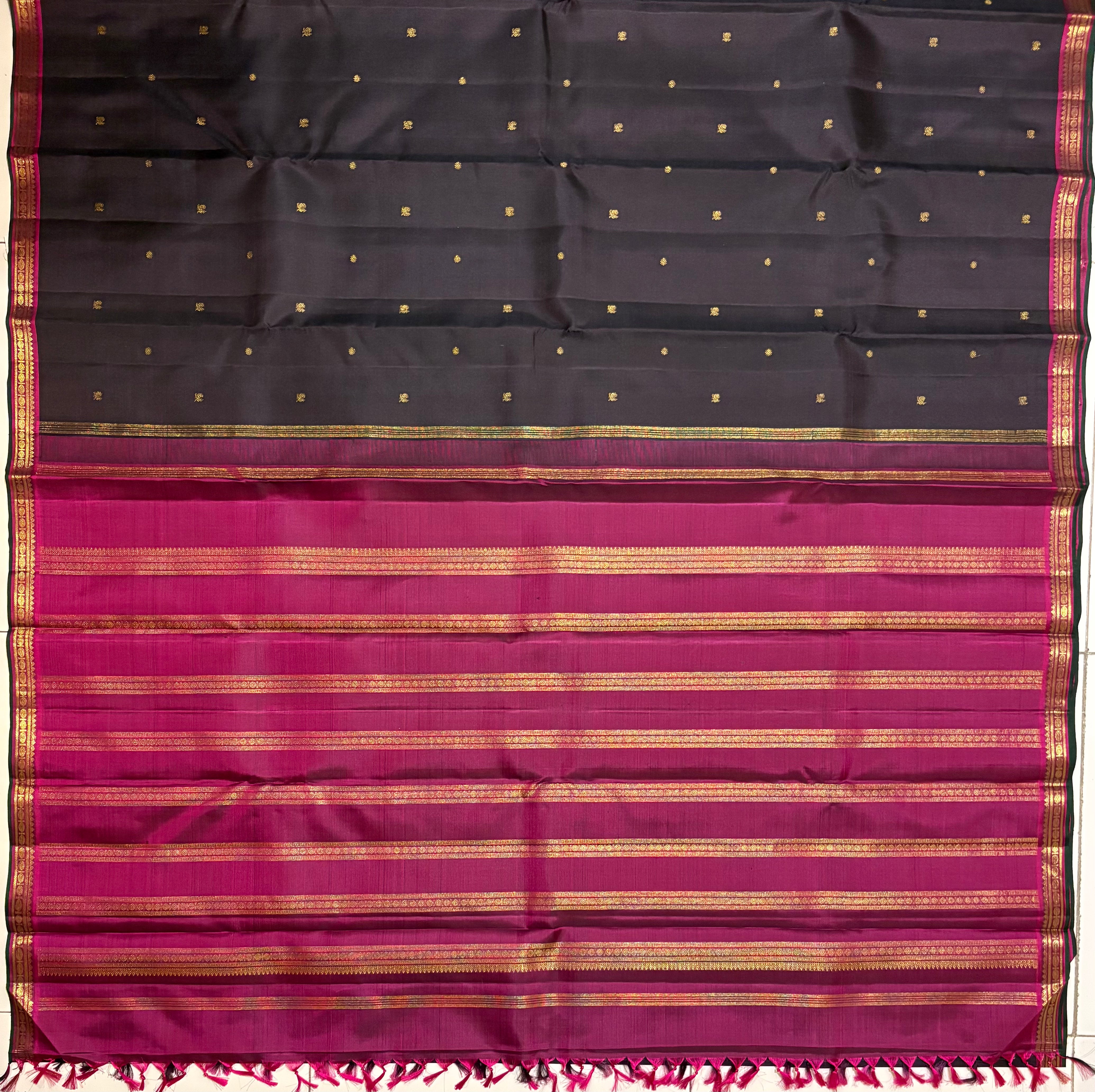 Vintage Black Kanjivaram Silk Saree with Pinkish Arakku Border RK0570