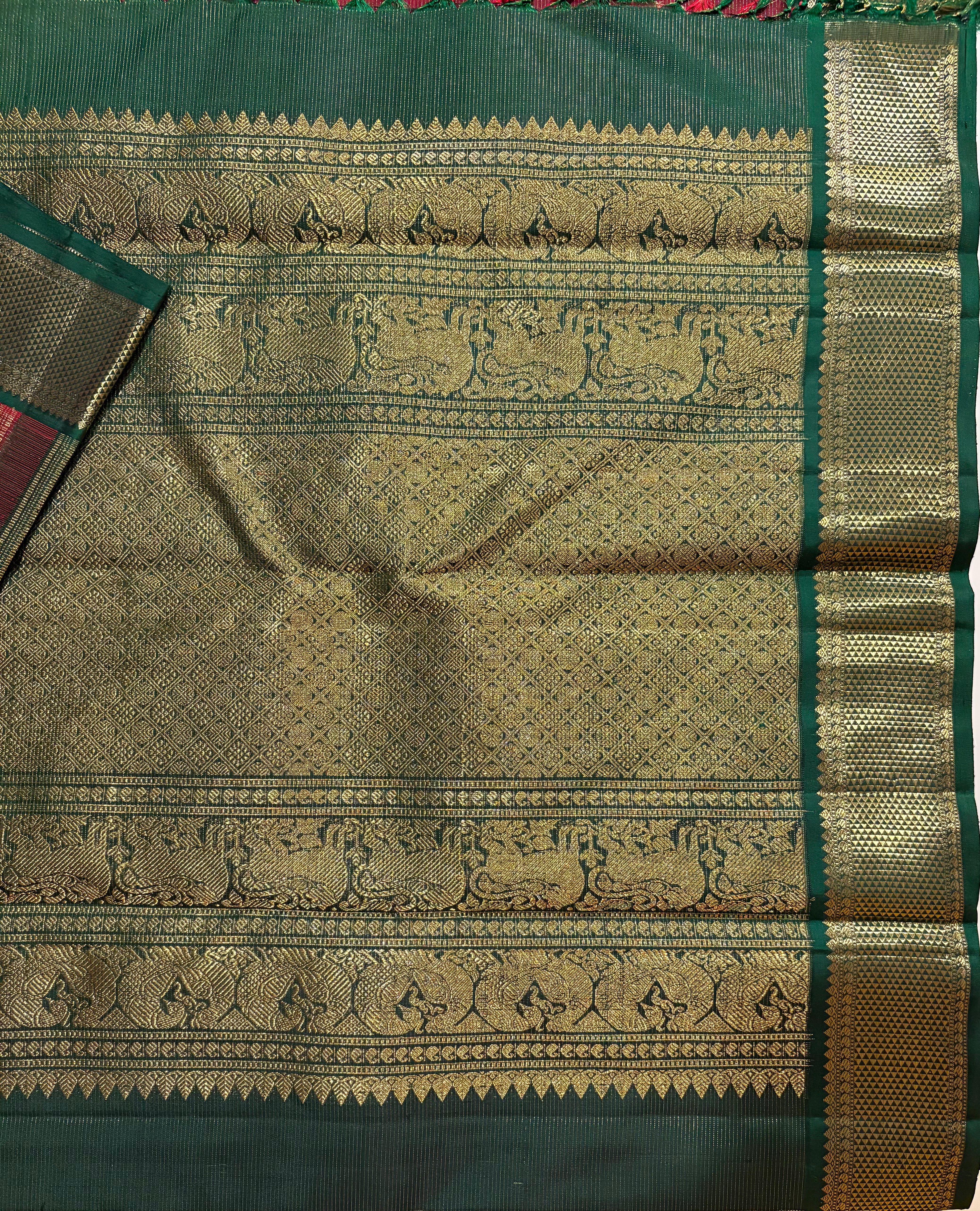 Maroon Vaira Oosi Kanjivaram Silk Saree wth Dark Green border RK0409