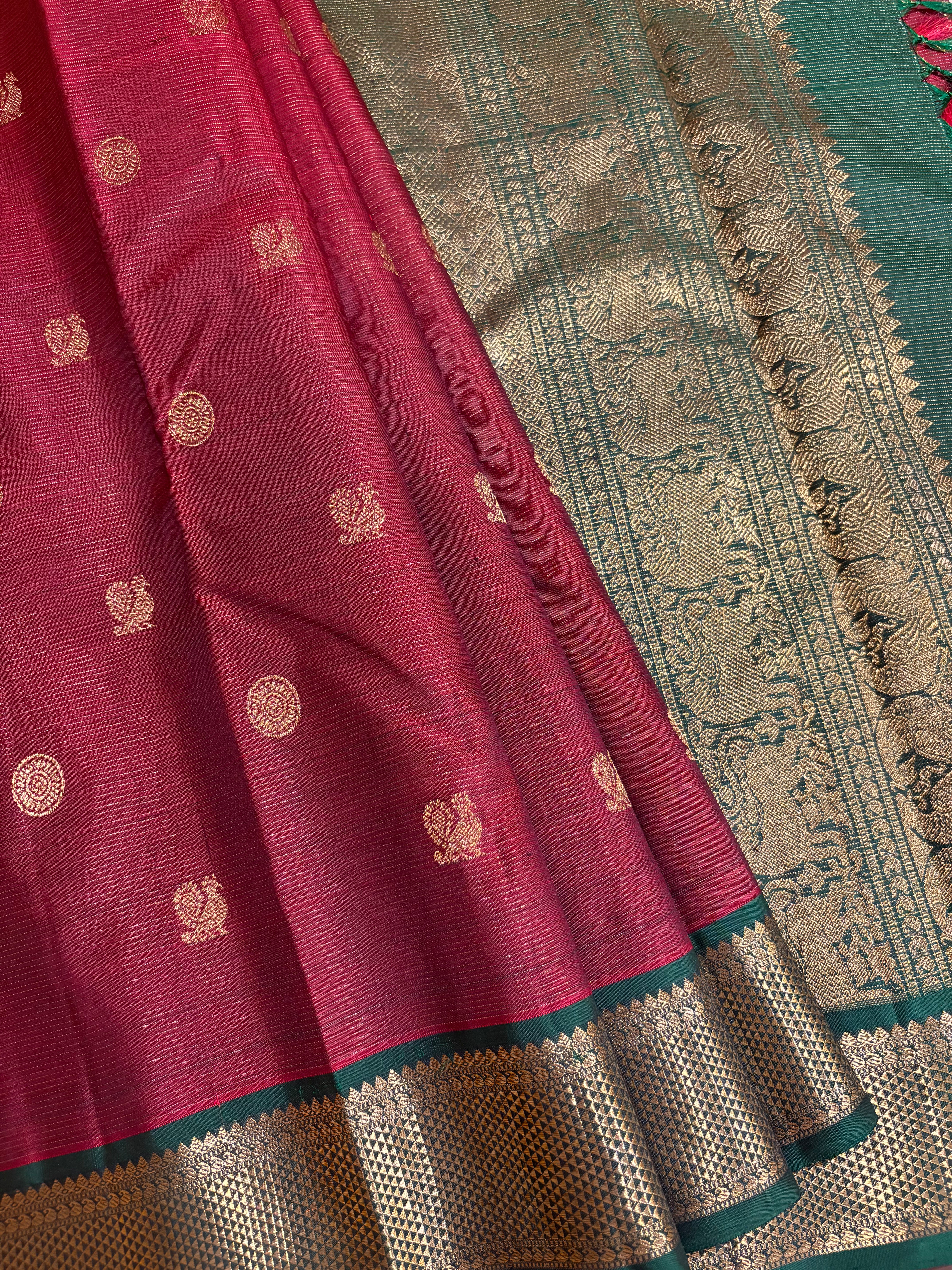 Maroon Vaira Oosi Kanjivaram Silk Saree wth Dark Green border RK0409
