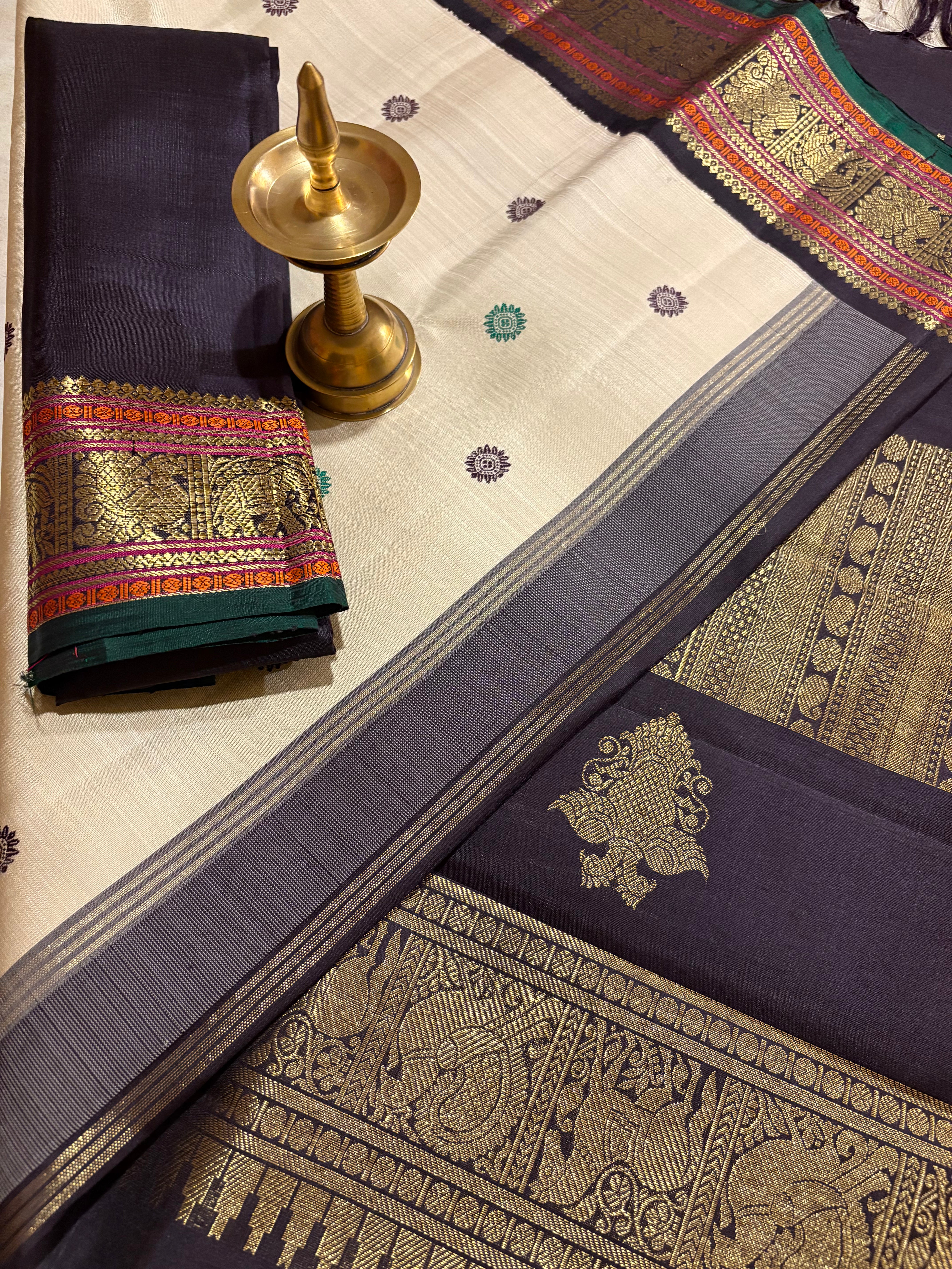 Light Beige Korvai Kanjivaram Silk Saree with Kanchana border RK0574