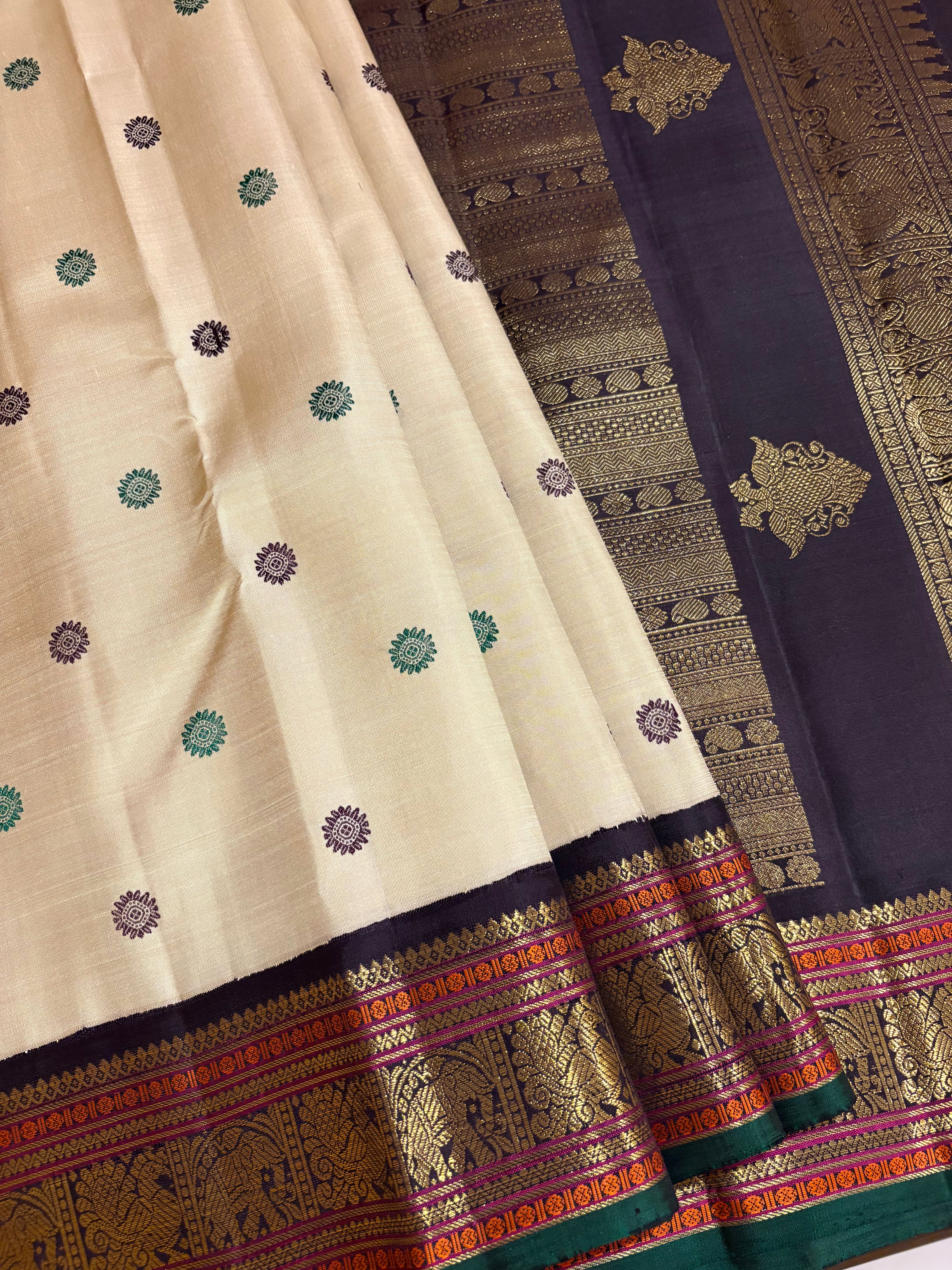 Light Beige Korvai Kanjivaram Silk Saree with Kanchana border RK0574